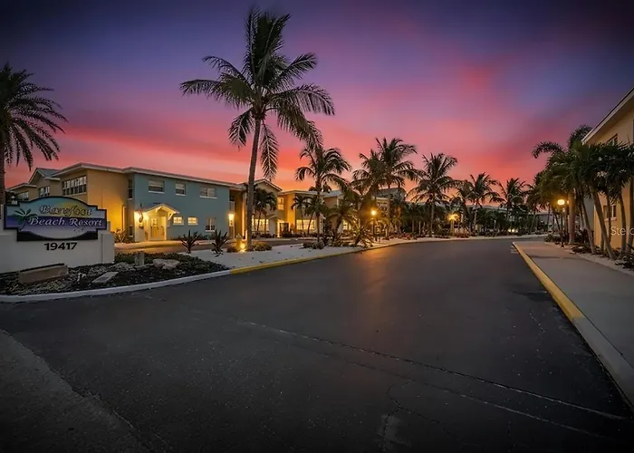 No Shoes Required Newly Renovated Retreat With Heated Pool Steps To White Sandy Beaches Of The Gulf Coast