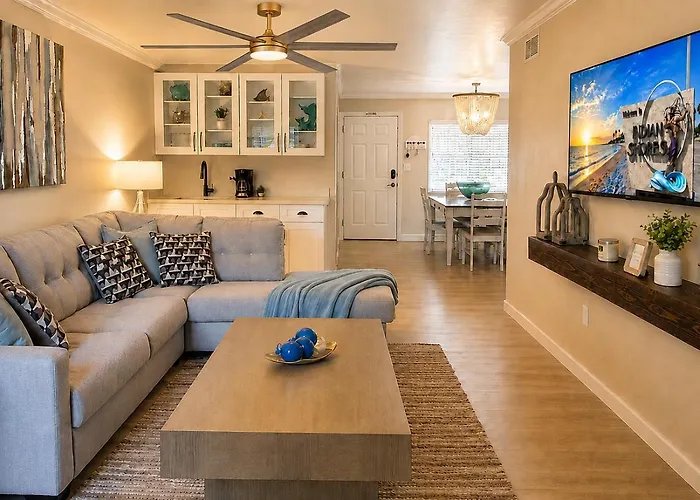 No Shoes Required Newly Renovated Retreat With Heated Pool Steps To White Sandy Beaches Of The Gulf Coast Clearwater Beach